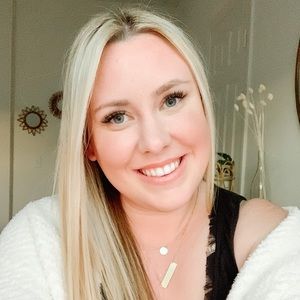 Meet your Posher, Courtney